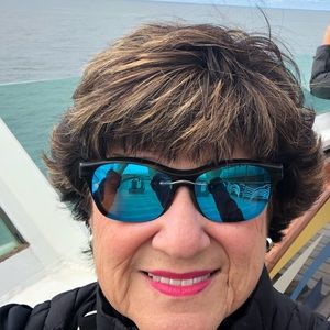 Meet your Posher, Candace